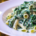 Creamy Spinach Alfredo Pasta: A Delicious Green Twist